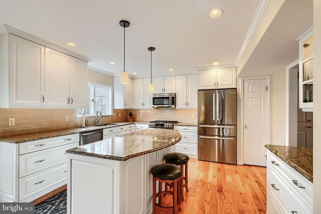 1 HUNTRESS CT, Lutherville Timonium, MD 21093