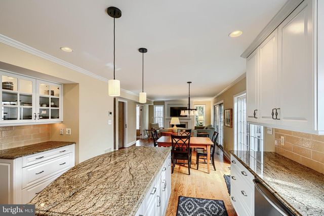 1 HUNTRESS CT, Lutherville Timonium, MD 21093