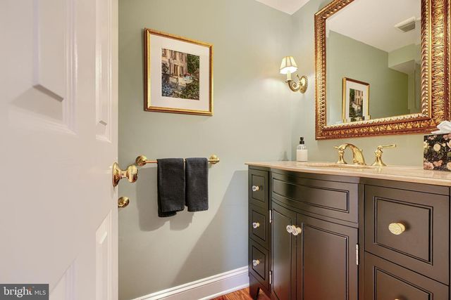 1 HUNTRESS CT, Lutherville Timonium, MD 21093