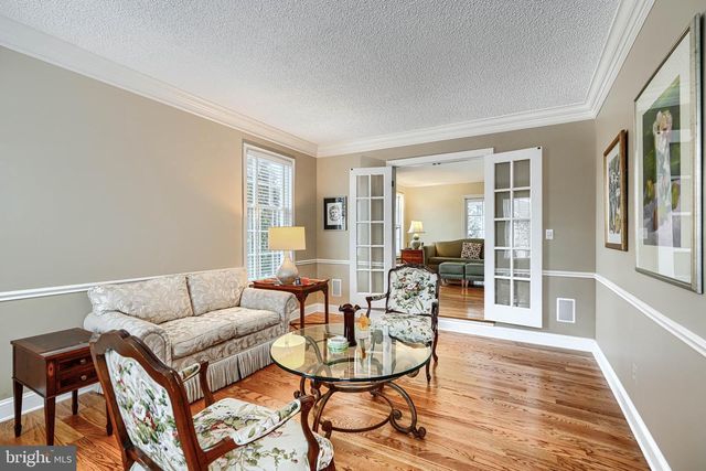 1 HUNTRESS CT, Lutherville Timonium, MD 21093