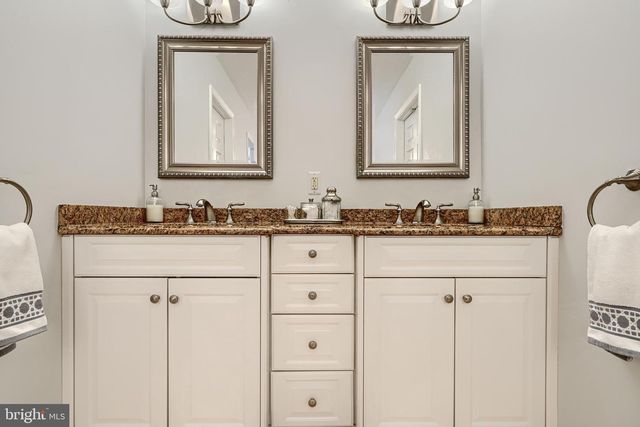 1 HUNTRESS CT, Lutherville Timonium, MD 21093