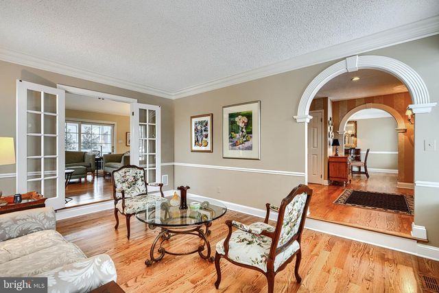 1 HUNTRESS CT, Lutherville Timonium, MD 21093