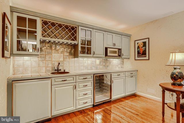 1 HUNTRESS CT, Lutherville Timonium, MD 21093