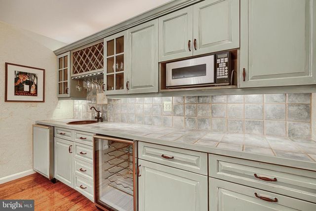 1 HUNTRESS CT, Lutherville Timonium, MD 21093