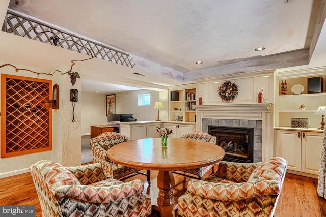 1 HUNTRESS CT, Lutherville Timonium, MD 21093