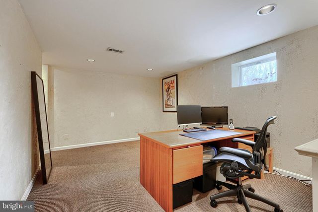 1 HUNTRESS CT, Lutherville Timonium, MD 21093