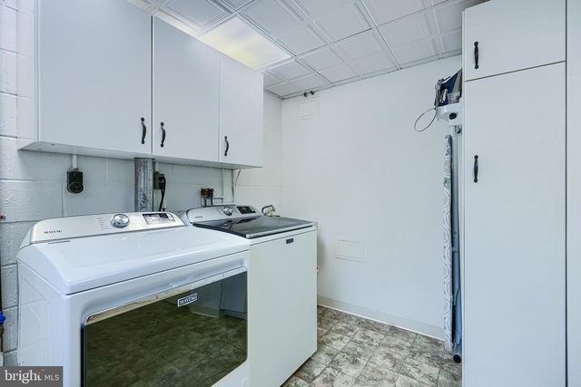 1 HUNTRESS CT, Lutherville Timonium, MD 21093