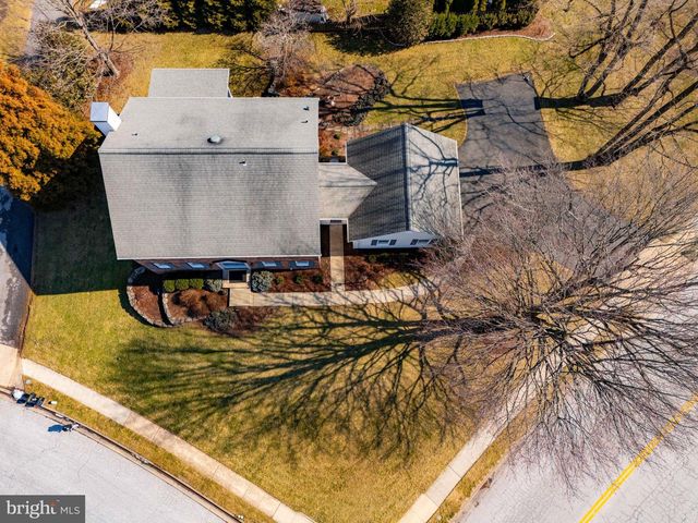 1 HUNTRESS CT, Lutherville Timonium, MD 21093