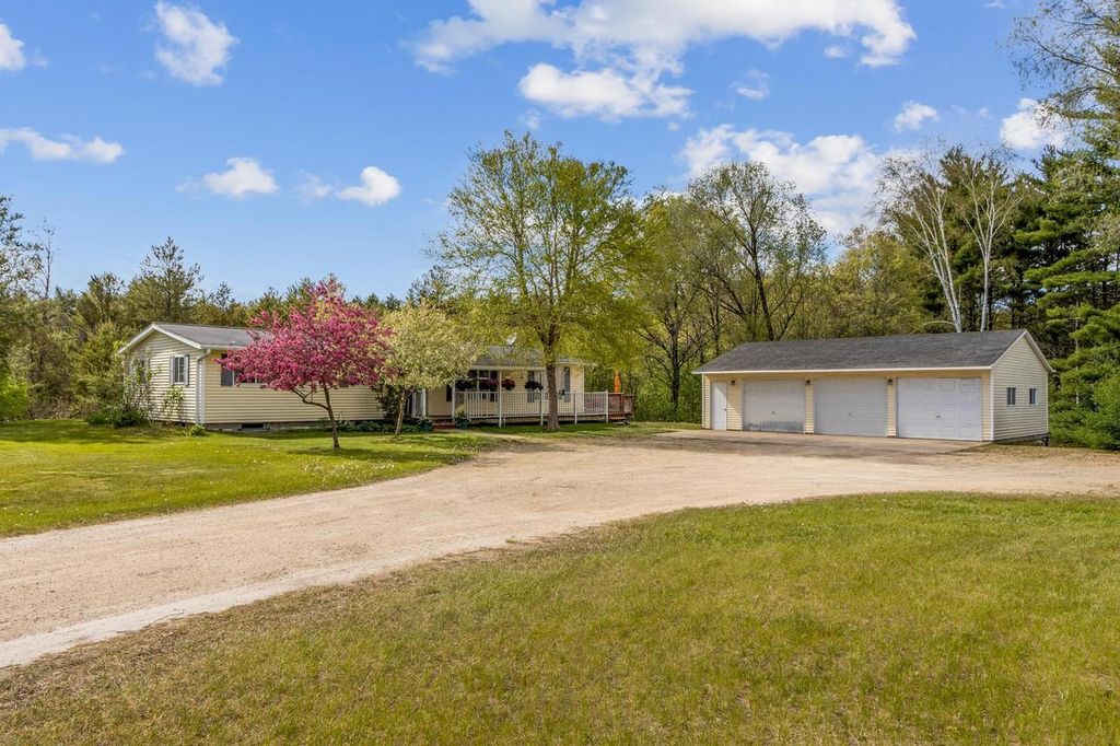W5594 W Highway 23, Princeton, WI 54968