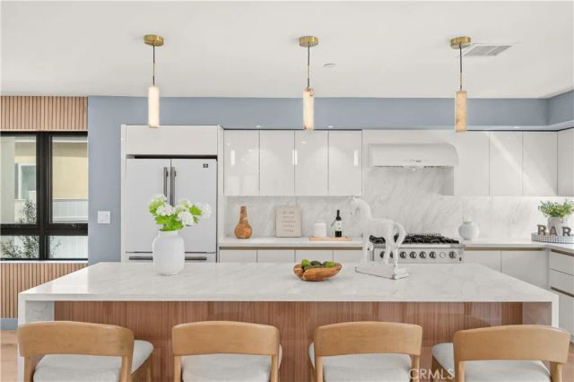 2843 Stoner, Los Angeles, CA 90064