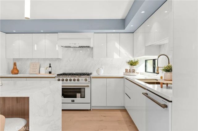 2843 Stoner, Los Angeles, CA 90064