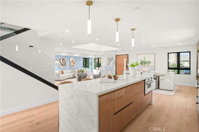 2843 Stoner, Los Angeles, CA 90064