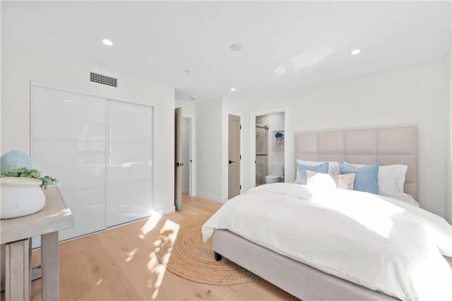 2843 Stoner, Los Angeles, CA 90064