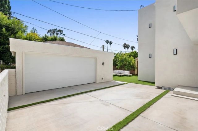2843 Stoner, Los Angeles, CA 90064