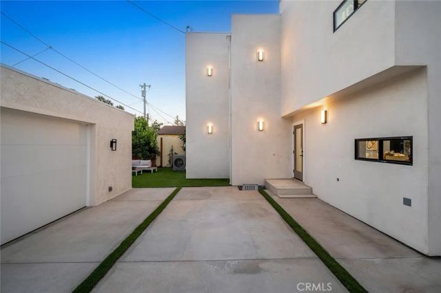 2843 Stoner, Los Angeles, CA 90064