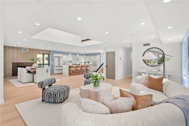 2843 Stoner, Los Angeles, CA 90064