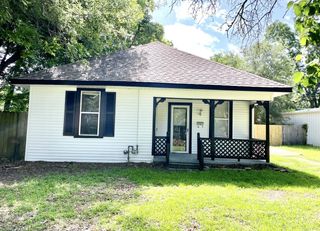 910 N Newsom Street, Mineola, TX 75773
