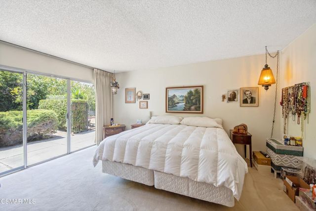 11 N Madrid Avenue, Thousand Oaks, CA 91320