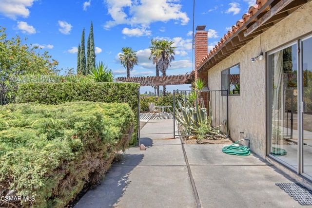 11 N Madrid Avenue, Thousand Oaks, CA 91320