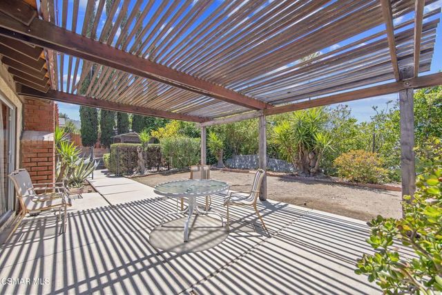 11 N Madrid Avenue, Thousand Oaks, CA 91320
