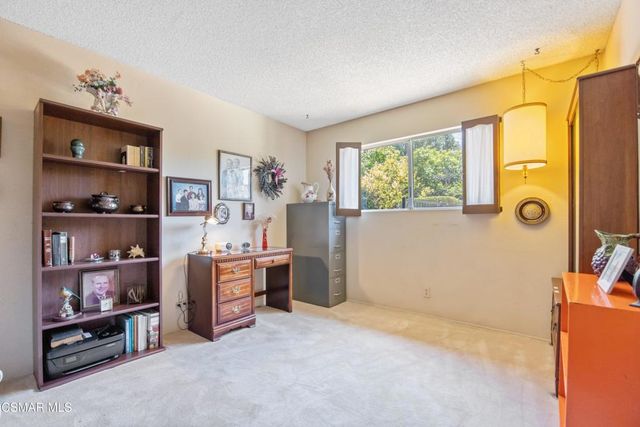 11 N Madrid Avenue, Thousand Oaks, CA 91320
