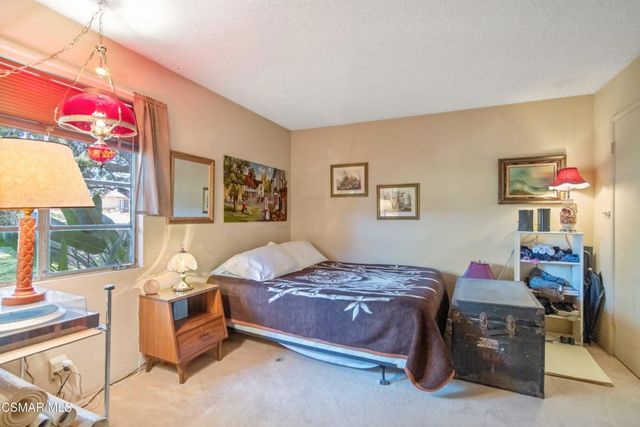 11 N Madrid Avenue, Thousand Oaks, CA 91320
