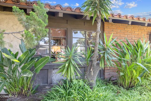 11 N Madrid Avenue, Thousand Oaks, CA 91320