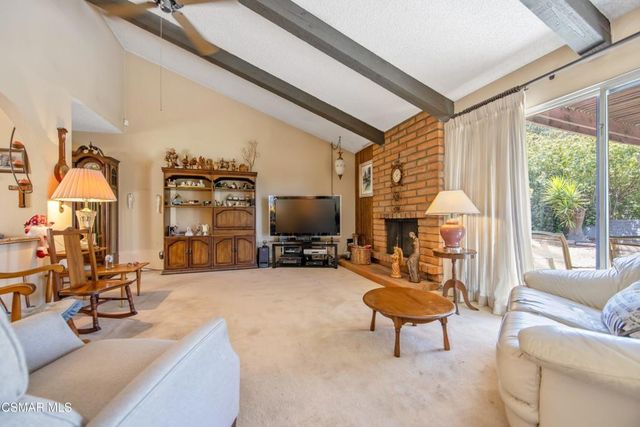 11 N Madrid Avenue, Thousand Oaks, CA 91320