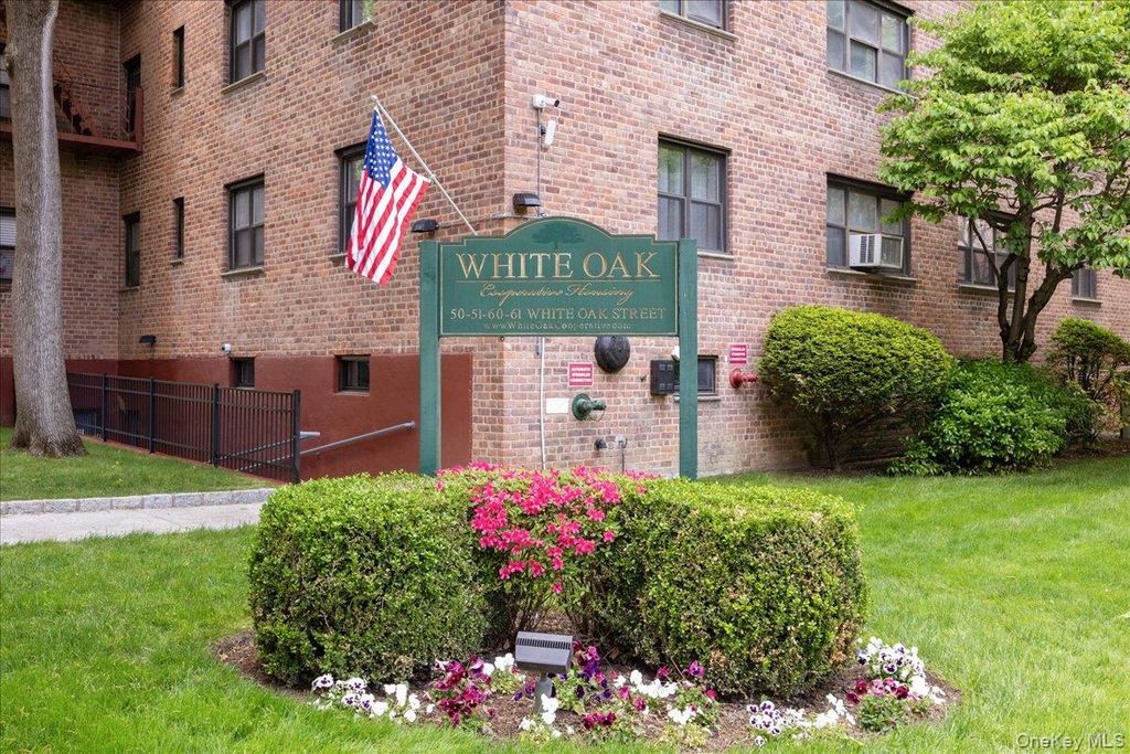 51 White Oak Street 4D, New Rochelle, NY 10801