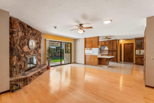 6764 Breakwater Way, Sacramento, CA 95831