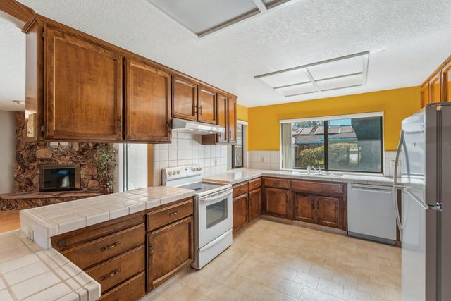 6764 Breakwater Way, Sacramento, CA 95831