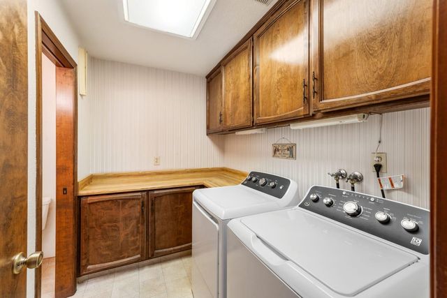6764 Breakwater Way, Sacramento, CA 95831