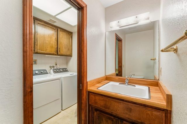 6764 Breakwater Way, Sacramento, CA 95831
