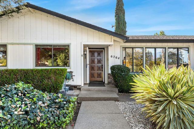6764 Breakwater Way, Sacramento, CA 95831