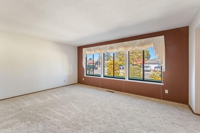 6764 Breakwater Way, Sacramento, CA 95831