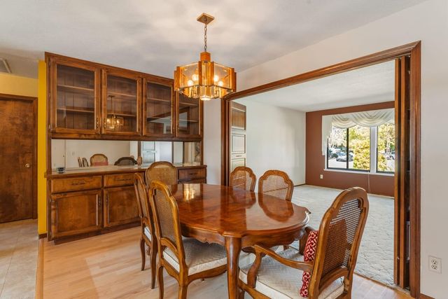 6764 Breakwater Way, Sacramento, CA 95831