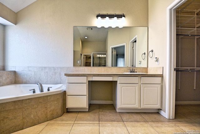 1257 NICKEL CRK, New Braunfels, TX 78130