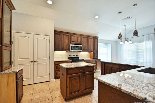 1257 NICKEL CRK, New Braunfels, TX 78130