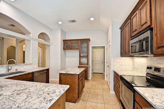1257 NICKEL CRK, New Braunfels, TX 78130