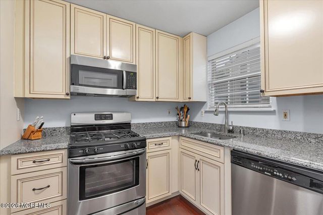 9 Evergreen Court, Freehold, NJ 07728