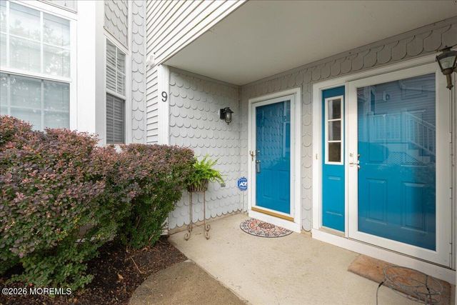 9 Evergreen Court, Freehold, NJ 07728