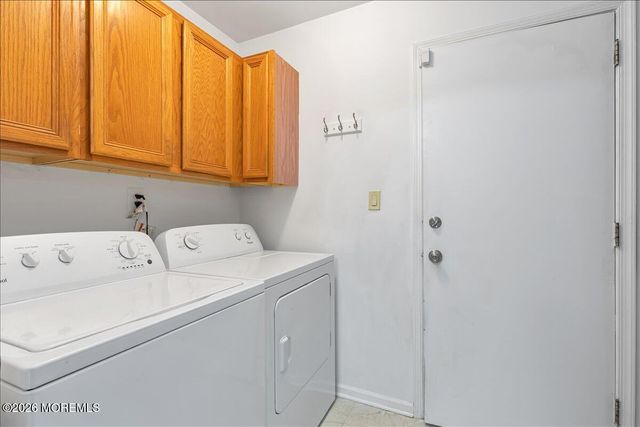 9 Evergreen Court, Freehold, NJ 07728