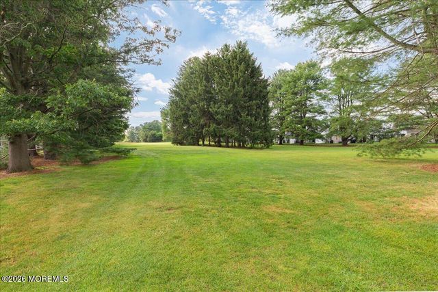 9 Evergreen Court, Freehold, NJ 07728