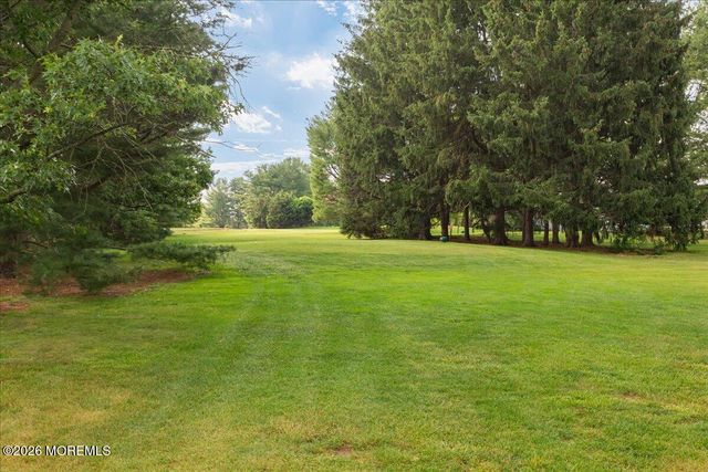 9 Evergreen Court, Freehold, NJ 07728