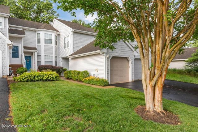 9 Evergreen Court, Freehold, NJ 07728