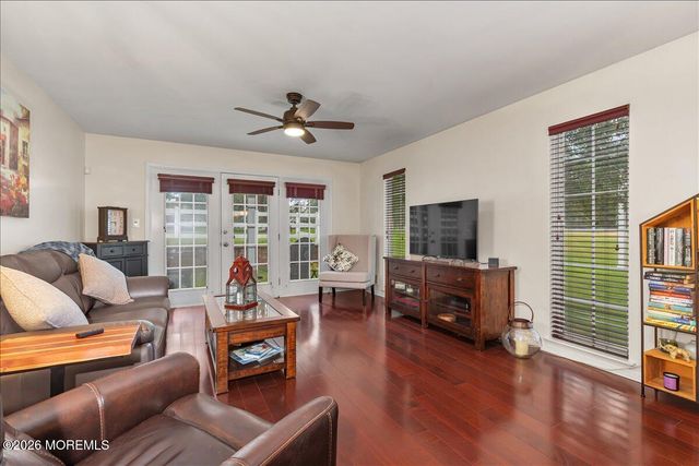 9 Evergreen Court, Freehold, NJ 07728