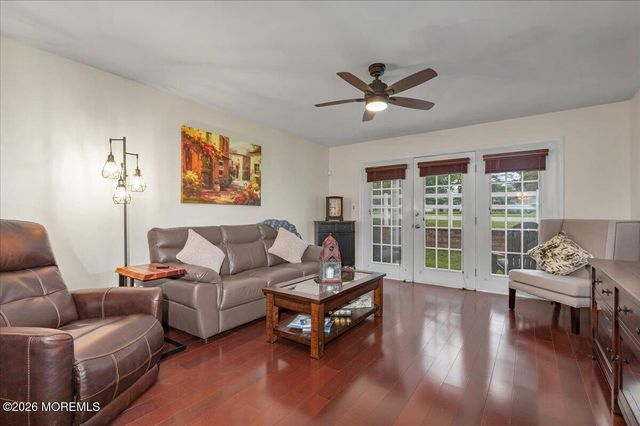 9 Evergreen Court, Freehold, NJ 07728