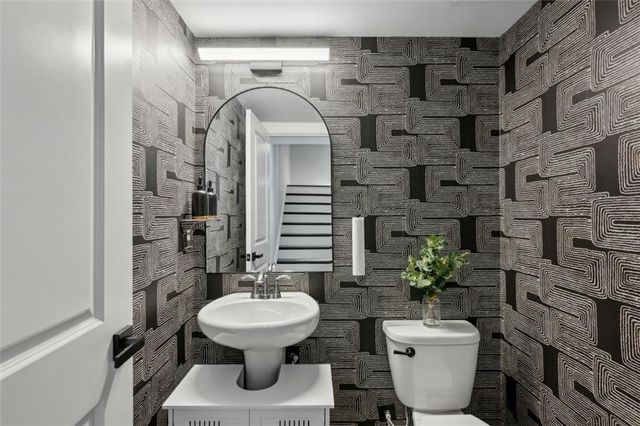 2090 Emmet Park Lane, Decatur, GA 30033