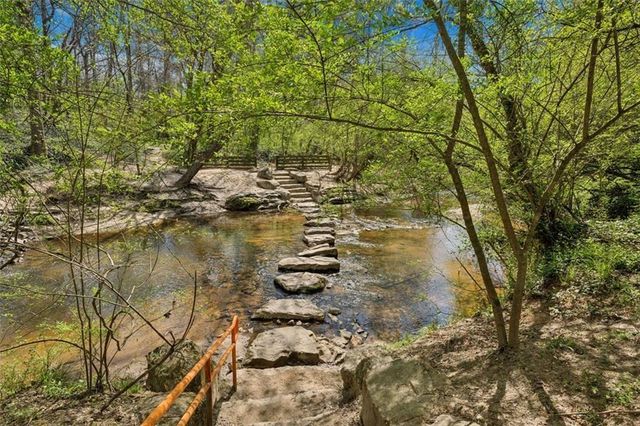 2090 Emmet Park Lane, Decatur, GA 30033