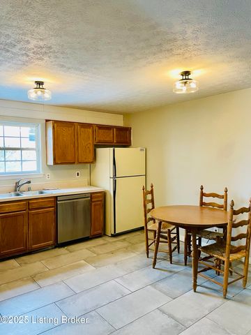 810 Rolling Ridge Cir, Simpsonville, KY 40067